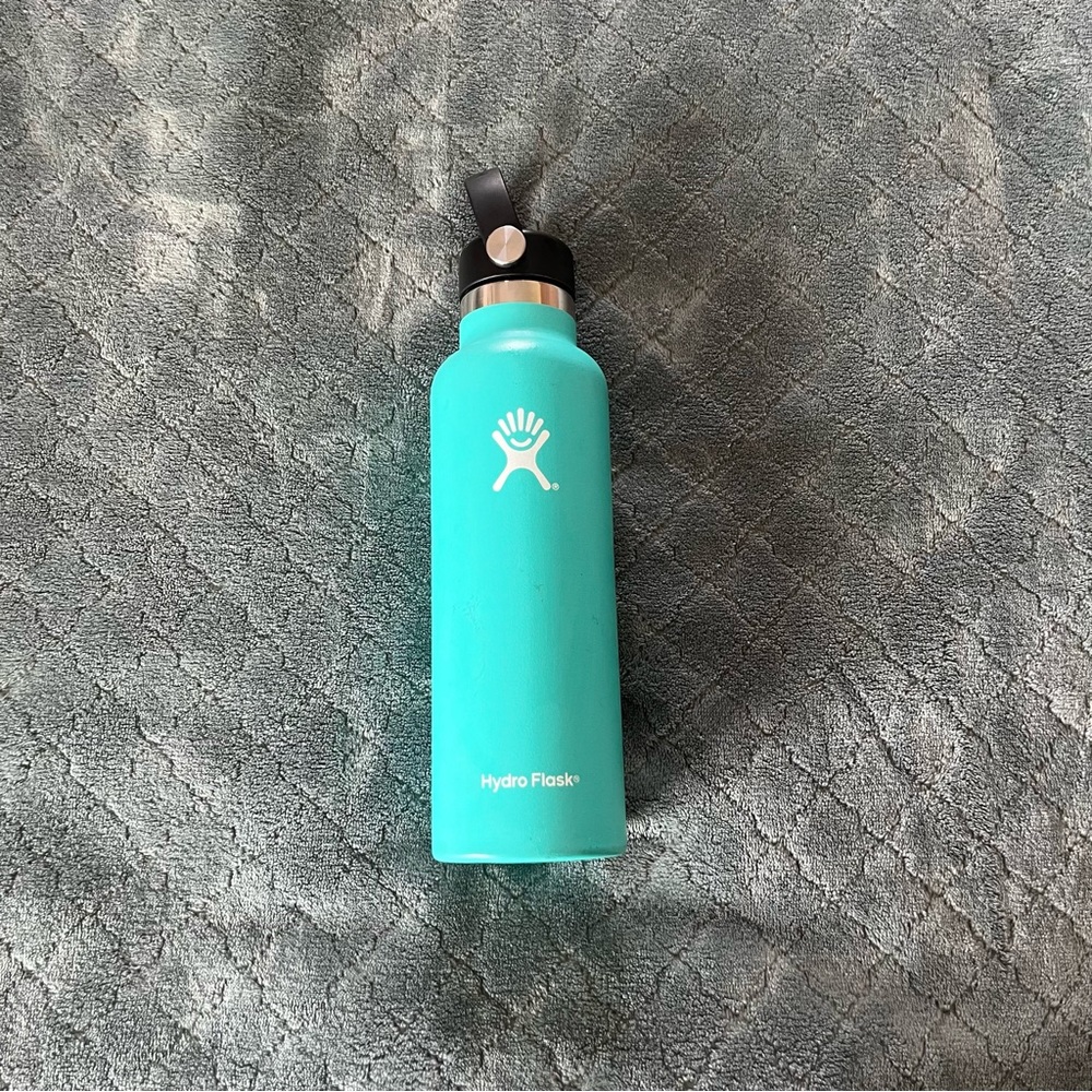 Hydro Flask Aqua‎ Bottle with Black Lid